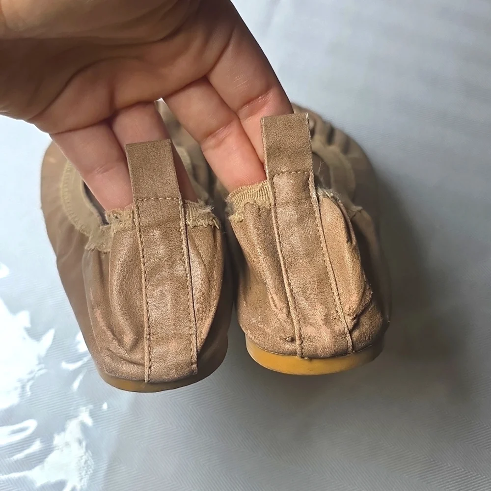 Tory Burch Elegant Tan Ballet‎ Flats 37